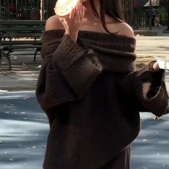 Off shoulder slouchy sweater - Brown - Picture 2 of 7